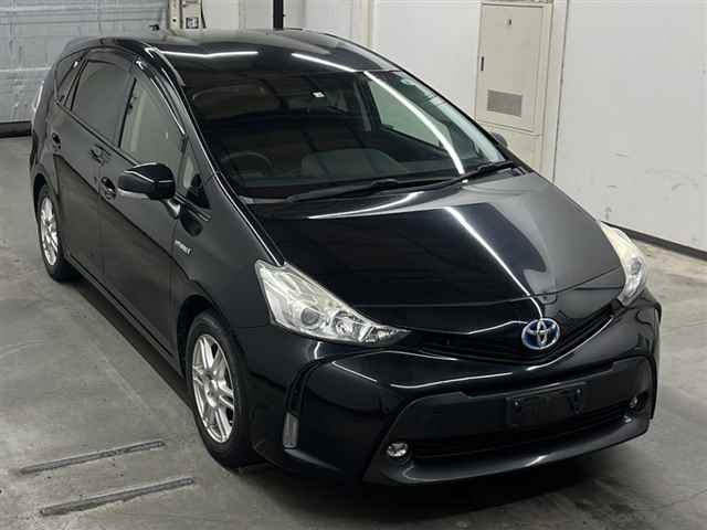 TOYOTA PRIUS ALPHA 2016