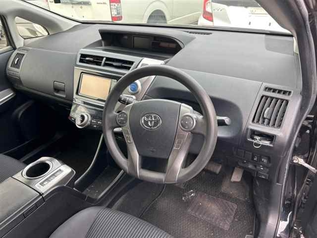 TOYOTA PRIUS ALPHA 2016