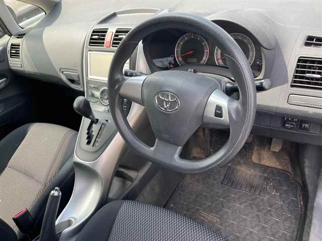 TOYOTA AURIS 2010