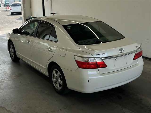TOYOTA PREMIO 2010