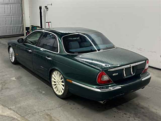 Заказать JAGUAR XJ SERIES