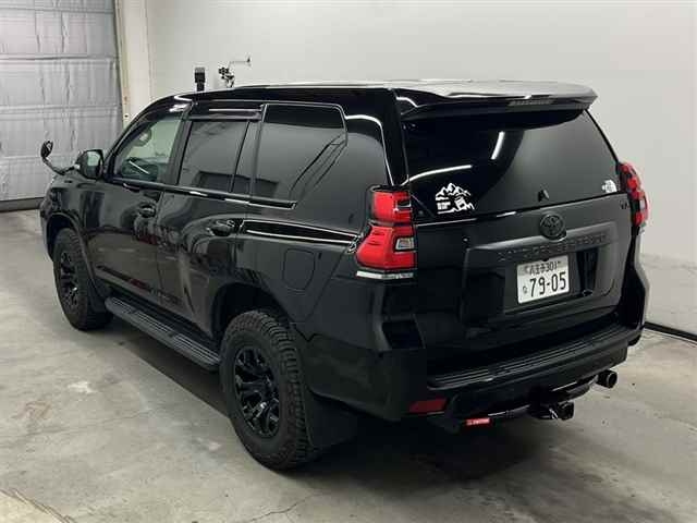 TOYOTA LAND CRUISER PRADO 2021