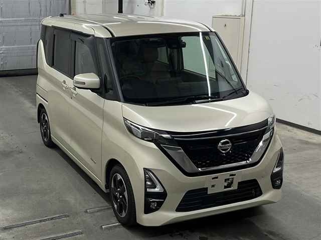 NISSAN ROOX 2020