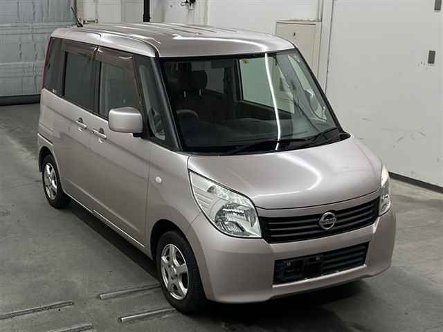 NISSAN ROOX 2010