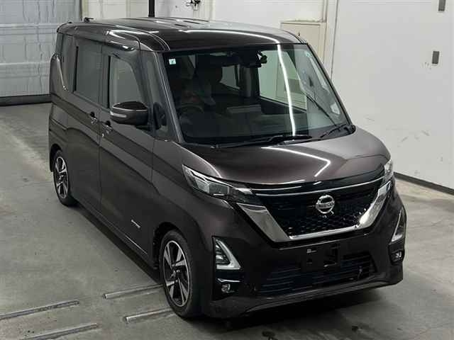 NISSAN ROOX 2021