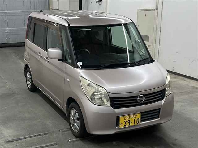 NISSAN ROOX 2010