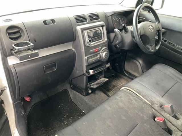 TOYOTA PIXIS SPACE 2013