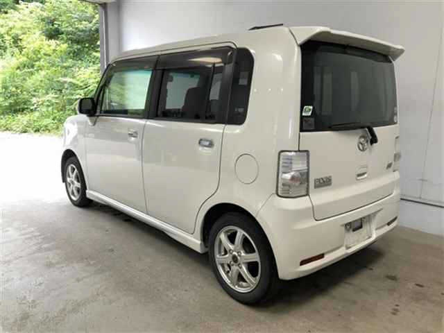 TOYOTA PIXIS SPACE 2013