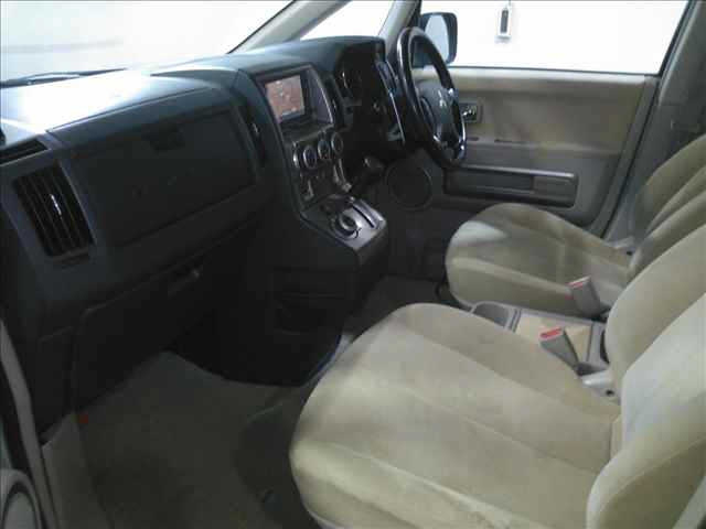 MITSUBISHI DELICA D5 2008