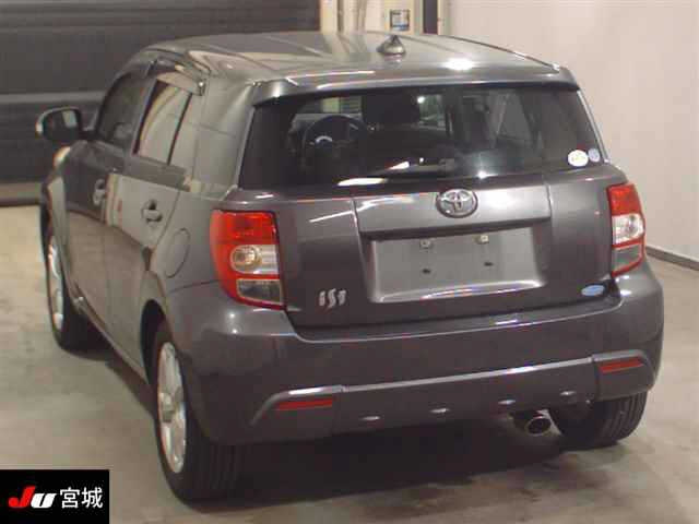 TOYOTA IST 2013