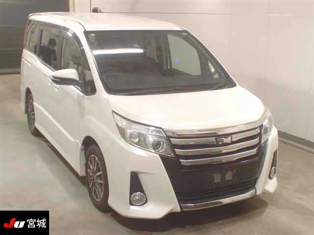 TOYOTA NOAH 2015