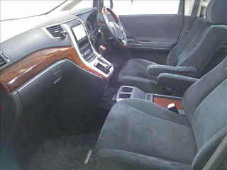 TOYOTA VELLFIRE 2010