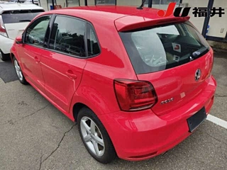 VOLKSWAGEN POLO 2015