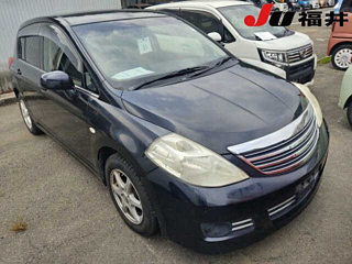 NISSAN TIIDA 2011