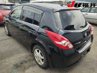 NISSAN TIIDA 2011