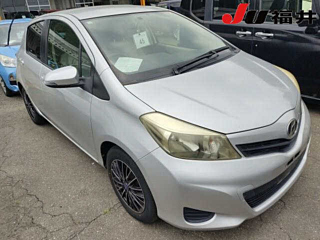 TOYOTA VITZ 2011
