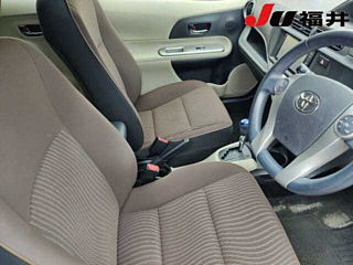 TOYOTA AQUA 2012
