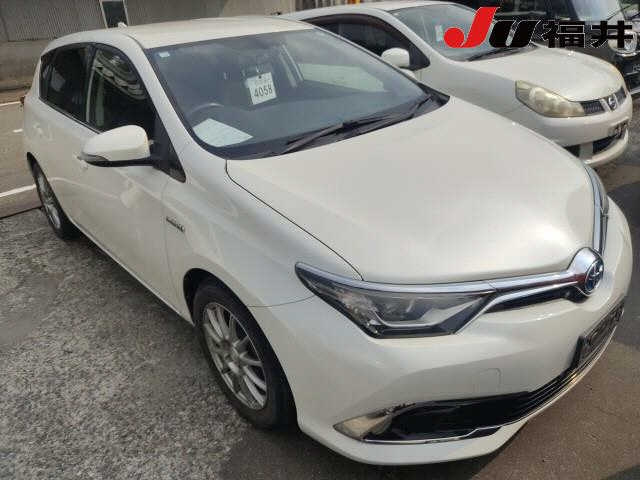 TOYOTA AURIS 2016