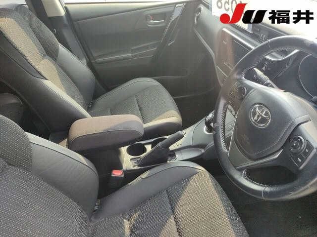 TOYOTA AURIS 2016