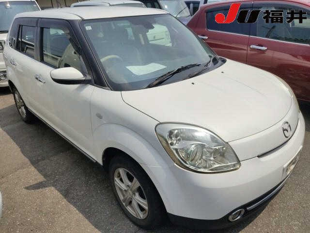 MAZDA VERISA 2011