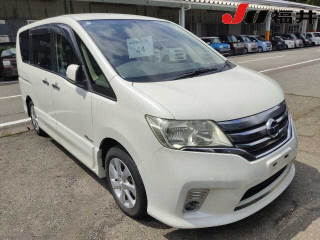 NISSAN SERENA 2013