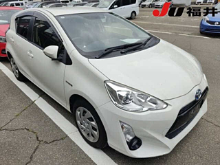 TOYOTA AQUA 2015