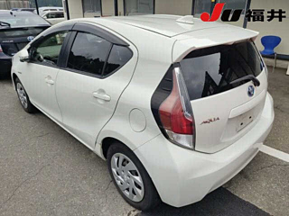 TOYOTA AQUA 2015