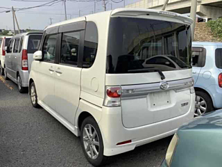 DAIHATSU TANTO 2011