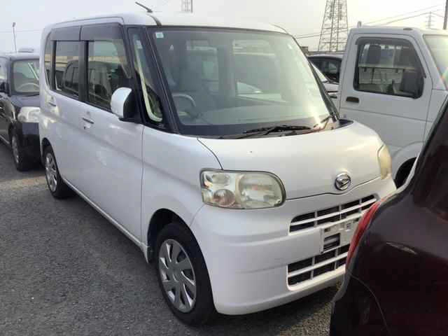 DAIHATSU TANTO 2011