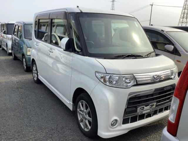 DAIHATSU TANTO 2011