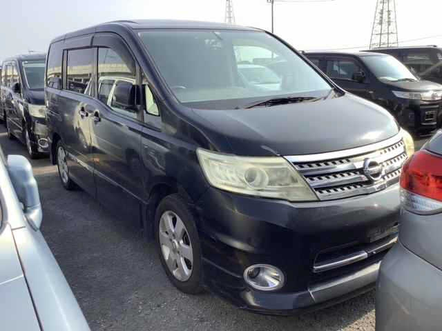 NISSAN SERENA 2010