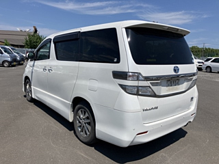 TOYOTA VELLFIRE 2013