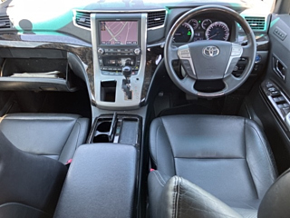 TOYOTA VELLFIRE 2013