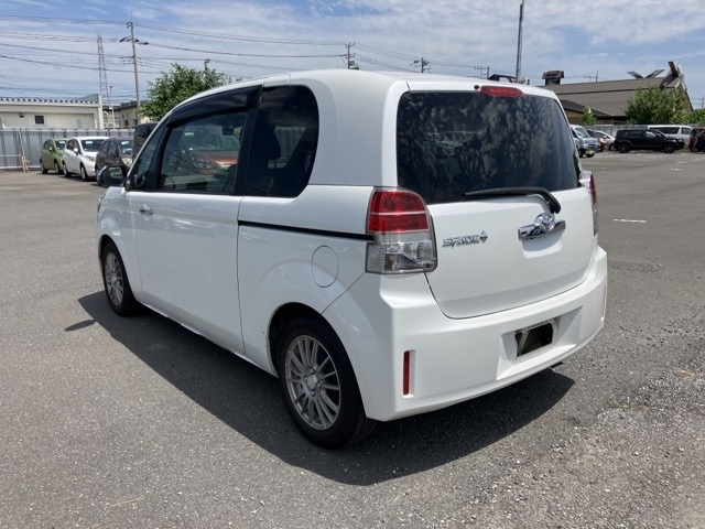 TOYOTA SPADE 2016