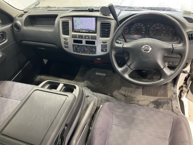 NISSAN CARAVAN VAN 2011