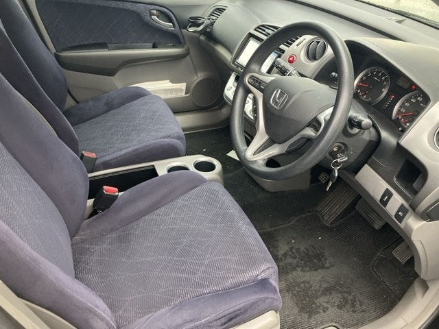HONDA STREAM 2009