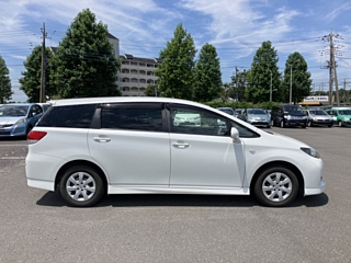 TOYOTA WISH 2010