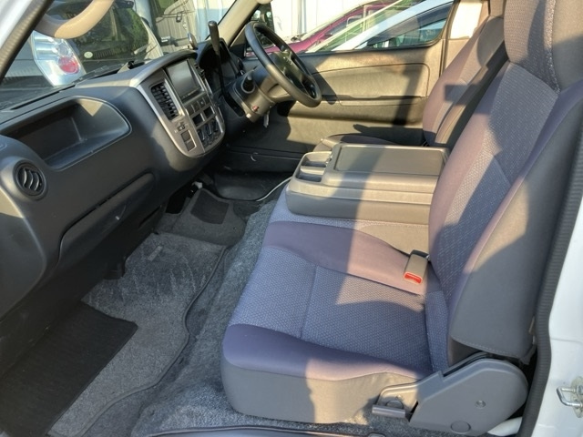 NISSAN CARAVAN VAN 2011