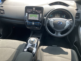 NISSAN LEAF 2017