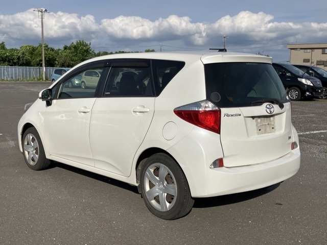 TOYOTA RACTIS 2012