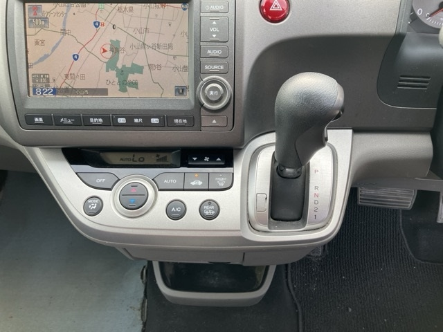 HONDA STREAM 2010