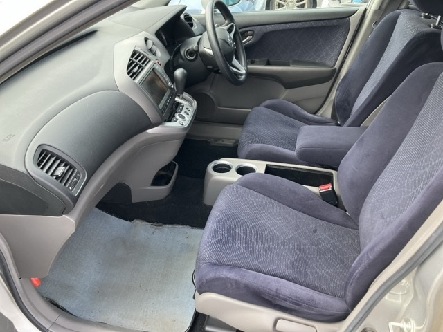 HONDA STREAM 2010