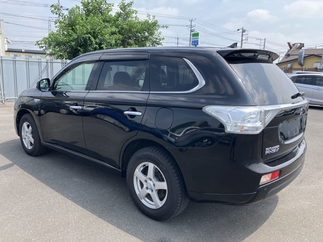 MITSUBISHI OUTLANDER PHEV 2013