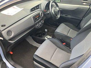 TOYOTA VITZ 2012