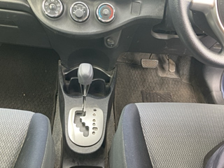 TOYOTA VITZ 2012