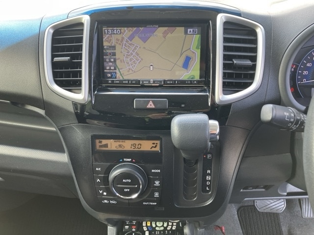 MITSUBISHI DELICA D2 2015