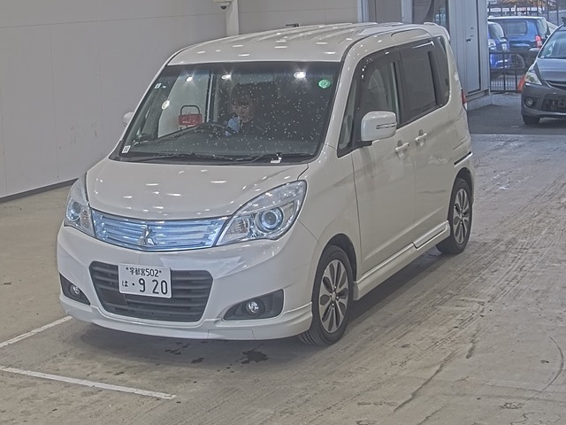 MITSUBISHI DELICA D2 2015