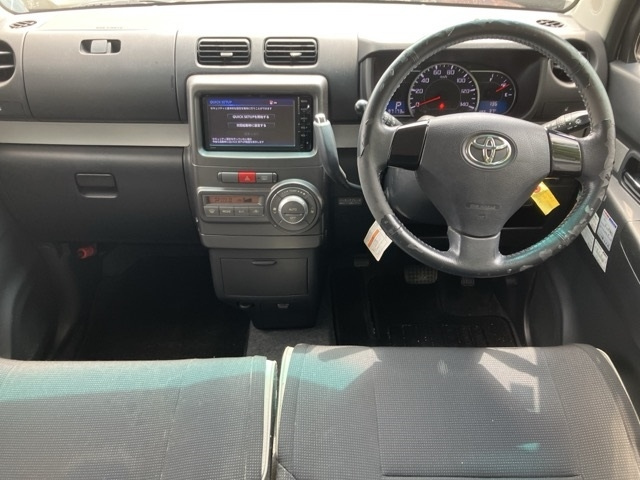 TOYOTA PIXIS SPACE 2015