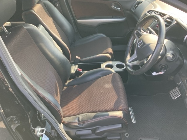 HONDA STREAM 2010