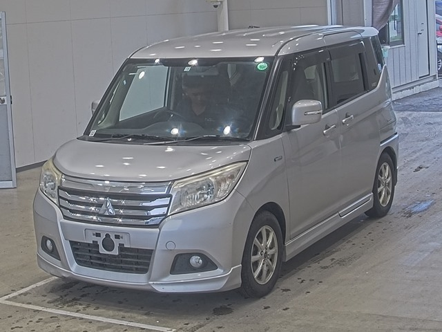 MITSUBISHI DELICA D2 2016